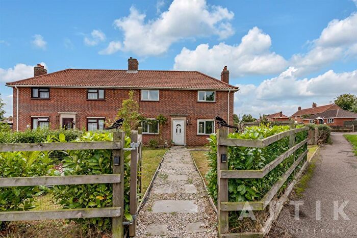 3 Bedroom Semi-Detached House For Sale In Manor Road, Long Stratton, Norwich, NR15