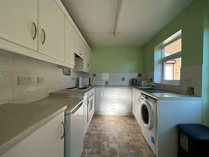 2 Bedroom Bungalow For Sale In Johnsons Grove, Oldbury, B68
