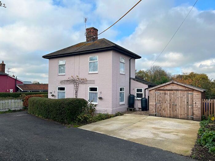 3 Bedroom Detached House For Sale In Old Station Road, Halesworth, IP19