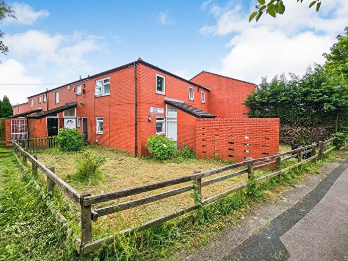 3 Bedroom Semi Detached House To Rent In Temple View Grove, Leeds, LS9