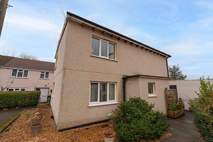 2 Bedroom Flat For Sale In Bryncelyn Place, Pontnewydd, NP44