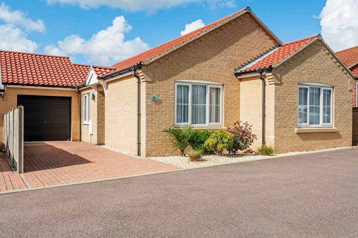 3 Bedroom Detached Bungalow For Sale In Teulon Close, Hopton, Great Yarmouth, NR31