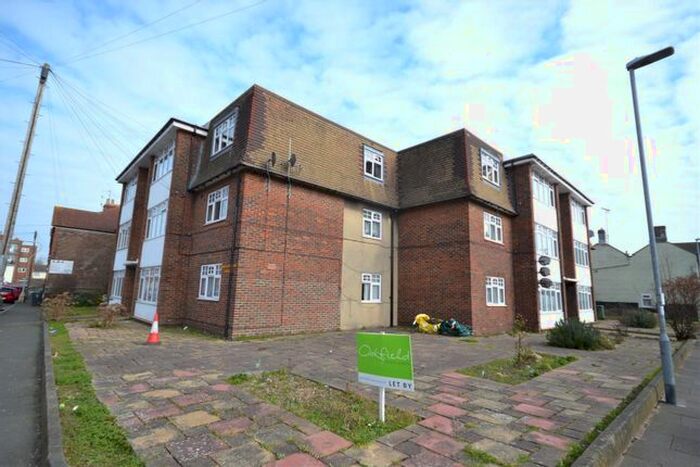 2 Bedroom Flat To Rent In Firle Road, Eastbourne, BN22