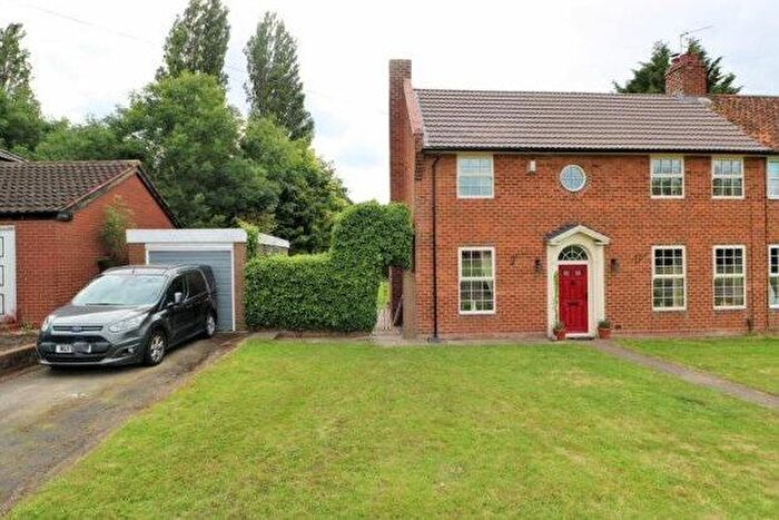 3 Bedroom Semi-Detached House To Rent In Laurel Road, Walsall, WS5