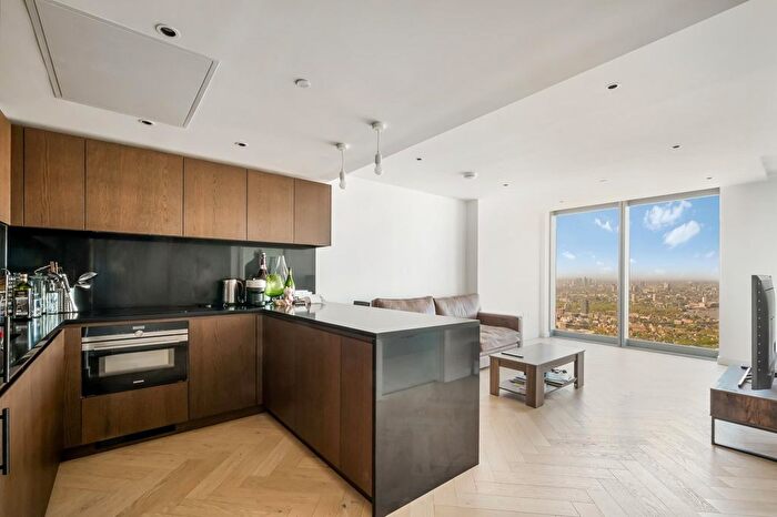 1 Bedroom Flat To Rent In Landmark Pinnacle, Canary Wharf, E14