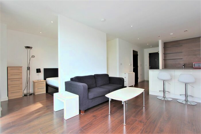 Studio To Rent In City View Apartments, Devan Grove, London, N4
