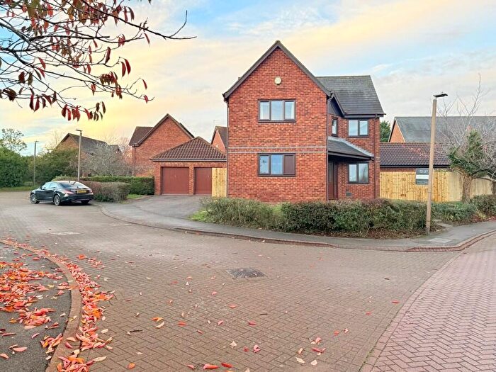 4 Bedroom Detached House To Rent In Aldrich Drive, Willen, MK15