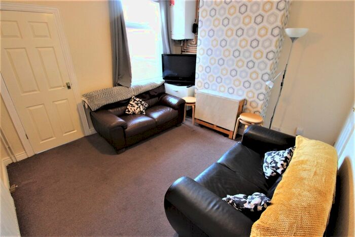 3 Bedroom End Of Terrace House To Rent In Carmelite Road, Coventry, CV1