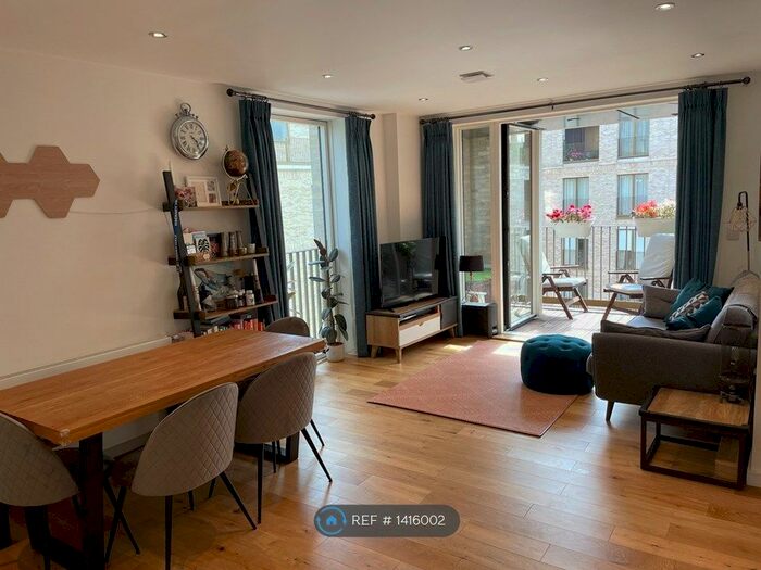 2 Bedroom Flat To Rent In Green Lanes, London, N4