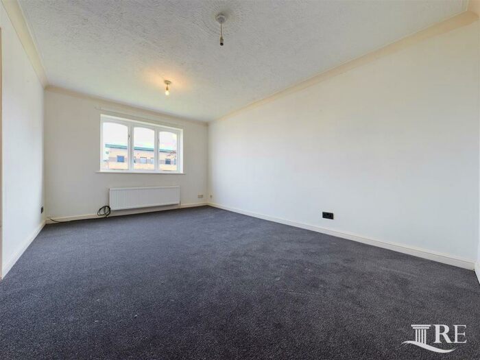 1 Bedroom Flat To Rent In Shepherds Walk, London, NW2