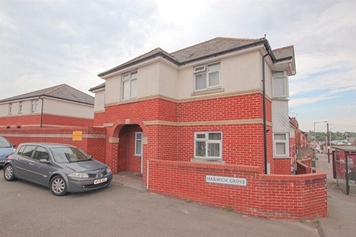 3 Bedroom End Of Terrace House To Rent In Harwich Road, Colchester, CO4
