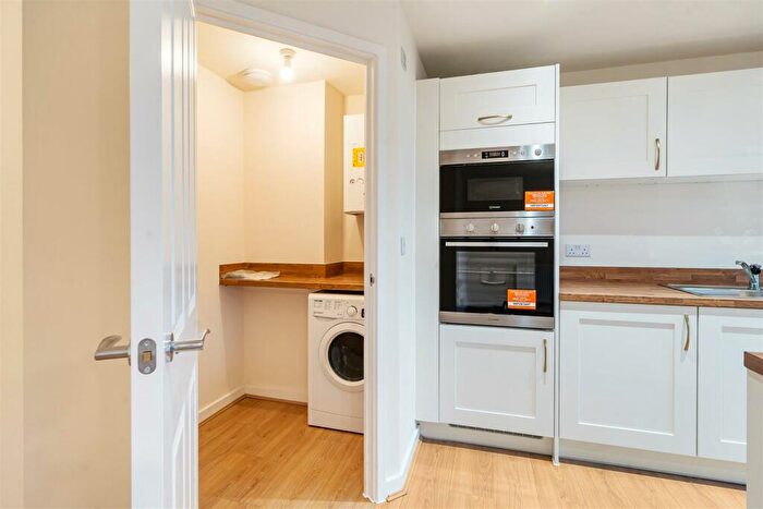 2 Bedroom Apartment To Rent In Sandpiper Drive, Lakeside, Doncaster, DN4
