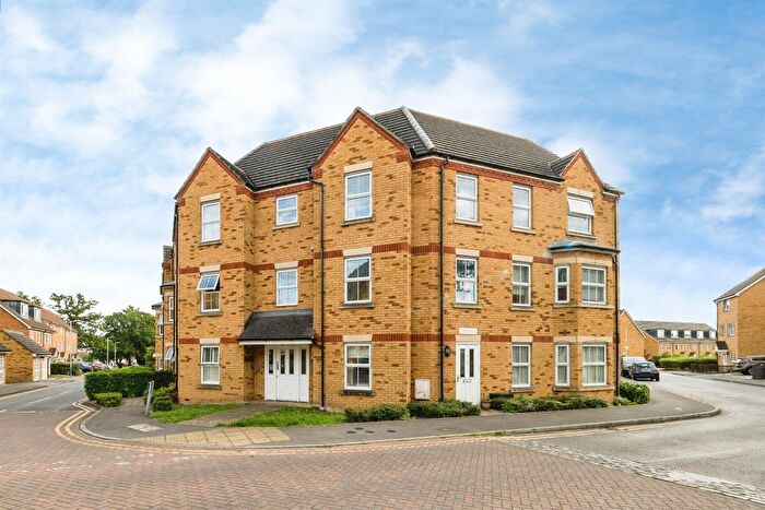 2 Bedroom Flat For Sale In Hyde Close, Romford, RM1