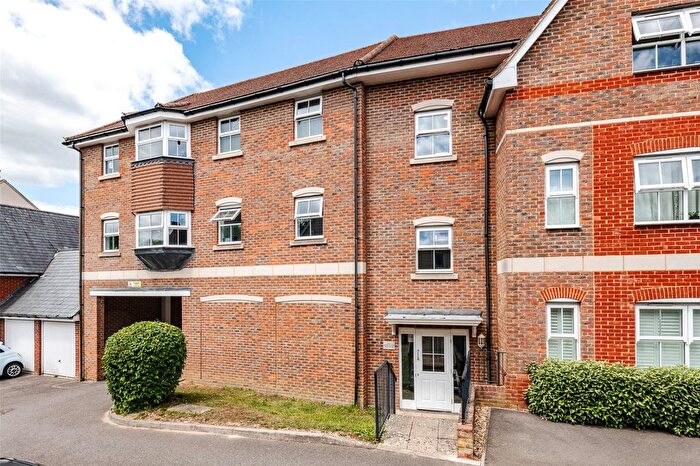 2 Bedroom Flat For Sale In Riverside, Codmore Hill, Pulborough, West Sussex, RH20