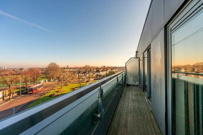 2 Bedroom Flat To Rent In Ewell Road, Tolworth, Surbiton KT6