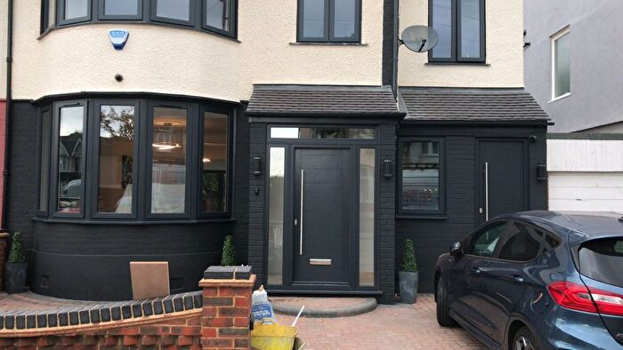 Studio To Rent In Ashburton Avenue, Ilford, Essex, IG3