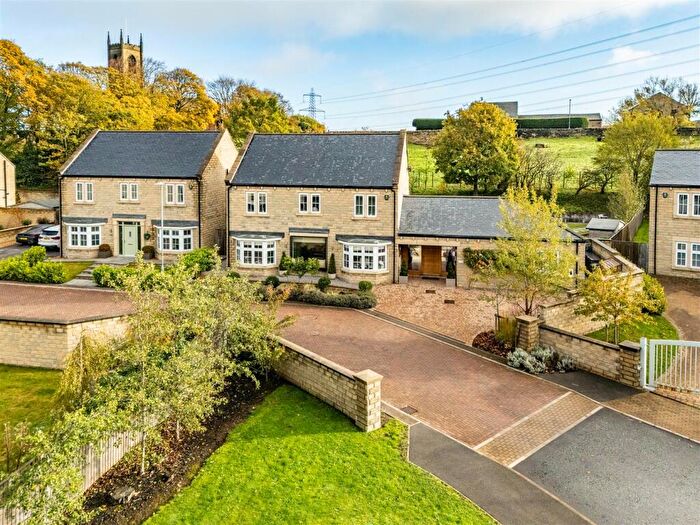 4 Bedroom Detached House For Sale In St. Johns View, Northowram, Halifax, HX3