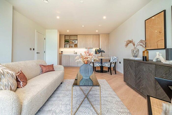 1 Bedroom Flat For Sale In Coombe Road, New Malden, KT3