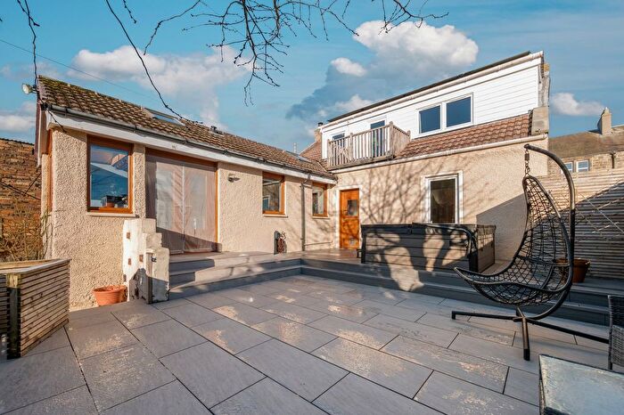 3 Bedroom Cottage For Sale In Thistle Street, Dunfermline, KY12