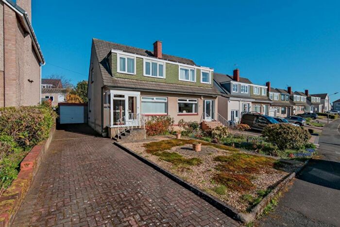 3 Bedroom Semi Detached House For Sale In Iona Ridge, Hamilton, ML3