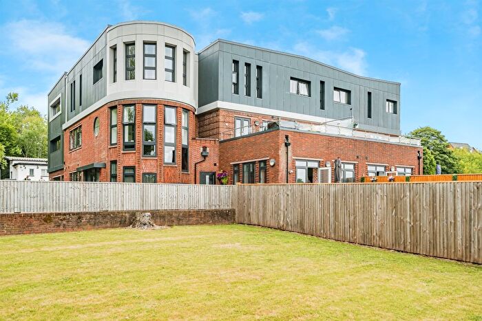 2 Bedroom Flat For Sale In Roadstone Drive, Gospel End, Dudley, DY3