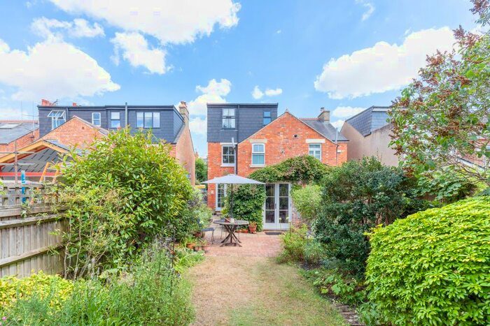 3 Bedroom Semi-Detached House To Rent In Stapleton Road, Oxford, OX3