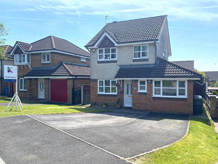 4 Bedroom Detached House For Sale In Bishopdale Close, Royton, Oldham, OL2