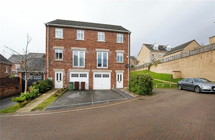 4 Bedroom Semi-Detached House To Rent In Bloomingdale Court, Woolley Grange, Barnsley, West Yorkshire, S75