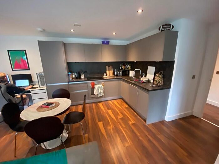 2 Bedroom Flat To Rent In Ordsall Lane, Salford, M5