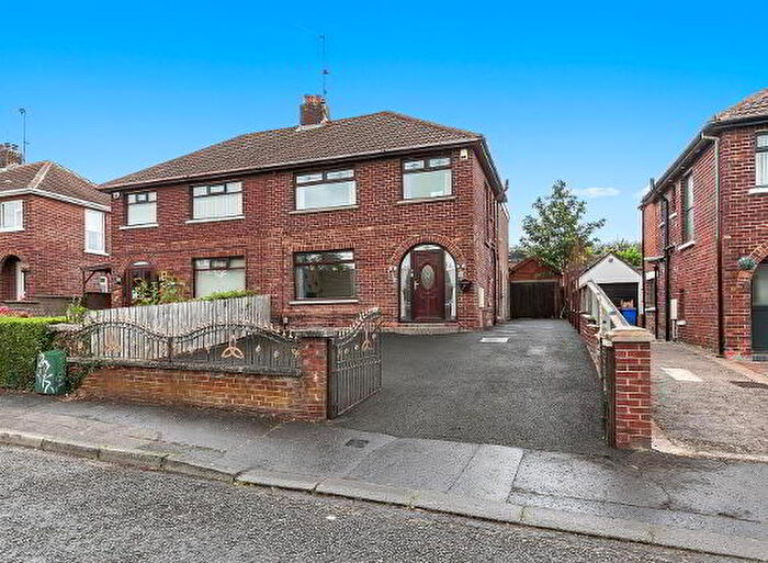 4 Bedroom Semi-Detached House For Sale In Owenvarragh Park, Belfast, BT11