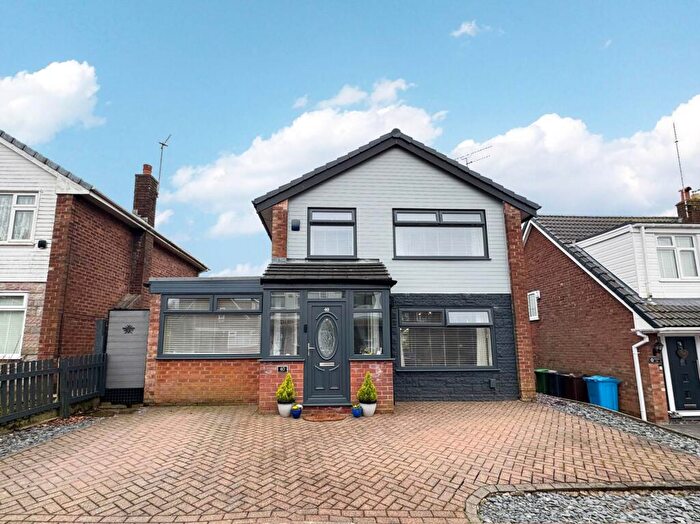 3 Bedroom Detached House For Sale In Borrowdale Close, Royton Oldham, OL2
