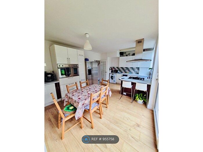3 Bedroom Semi-Detached House To Rent In Ryefield Avenue, Uxbridge, UB10