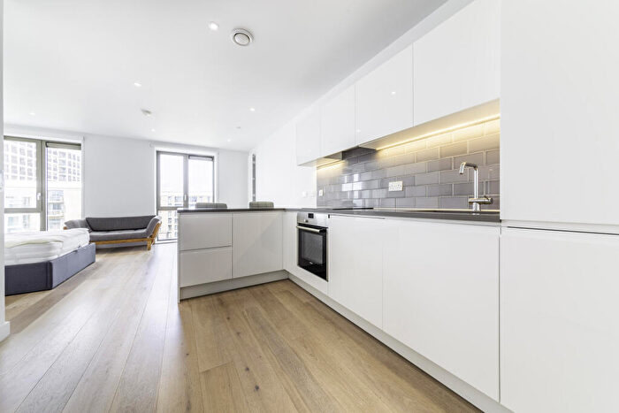 Apartment To Rent In Laker House, Nautical Drive, Royal Wharf, London, E16