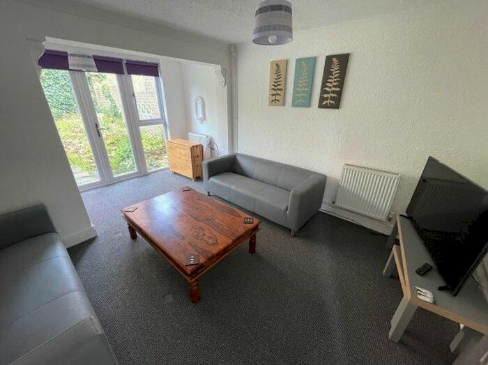 5 Bedroom Semi-Detached House To Rent In Headcorn Drive, Canterbury, Kent, CT2