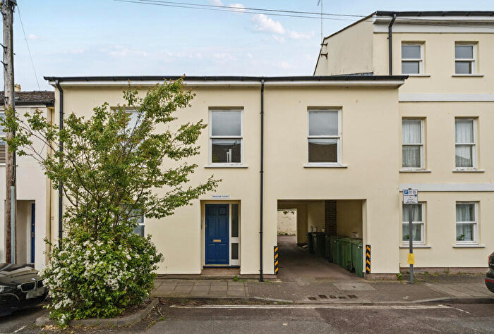 1 Bedroom Apartment For Sale In Park Street, Cheltenham, Gloucestershire, GL50