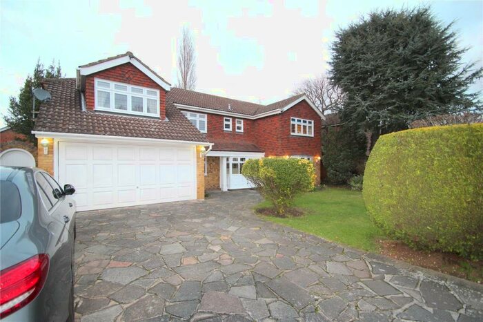 5 Bedroom Detached House To Rent In Yevele Way, Hornchurch, Essex, RM11