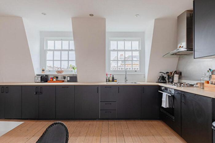 2 Bedroom Apartment To Rent In Barnsbury Street, London, N1