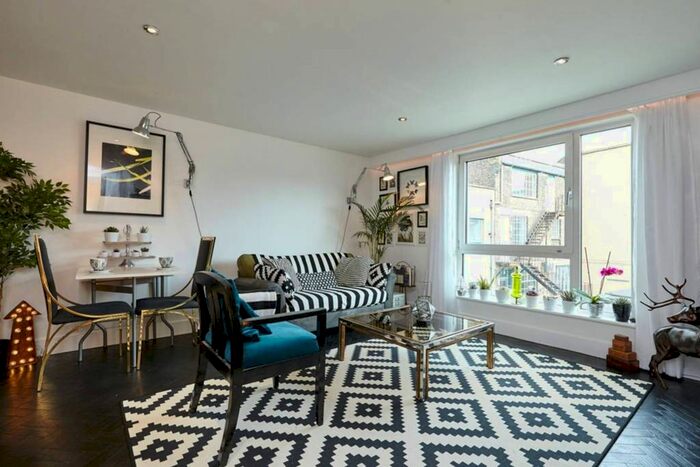 1 Bedroom Flat To Rent In Empire Square South, London Bridge, London, SE1