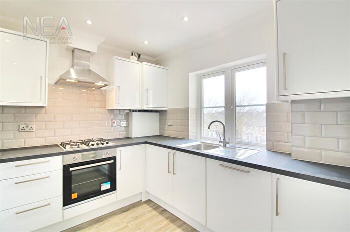 3 Bedroom Flat To Rent In Regents Riverside, Brigham Road, Reading, RG1