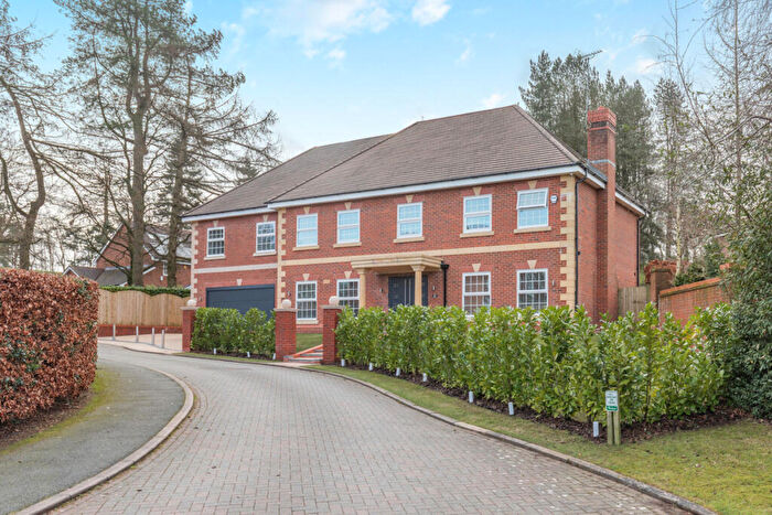 7 Bedroom Detached House For Sale In Franklin Drive Blythe Bridge Stoke-On-Trent, Staffordshire, ST11