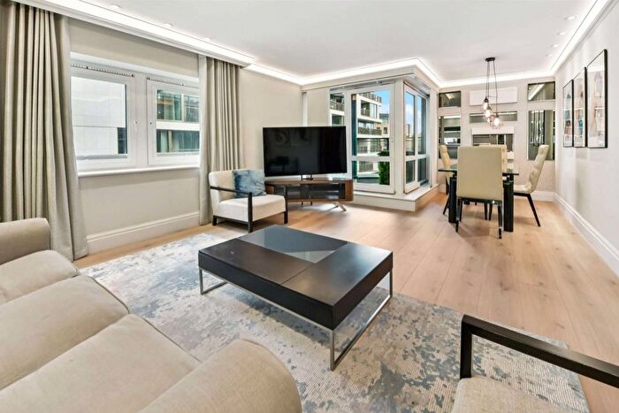 2 Bedroom Flat To Rent In Warren House, Beckford Close, London, W14