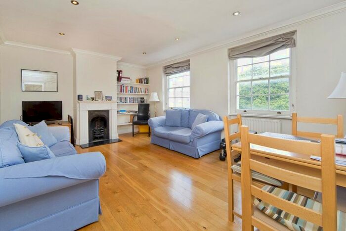 2 Bedroom Flat To Rent In Canonbury Square, London, N1