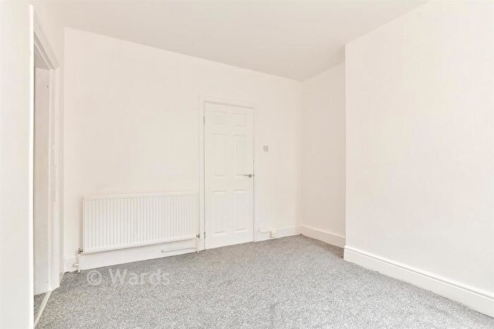 1 Bedroom Flat For Sale In Alma Road, Sheerness, Kent, ME12