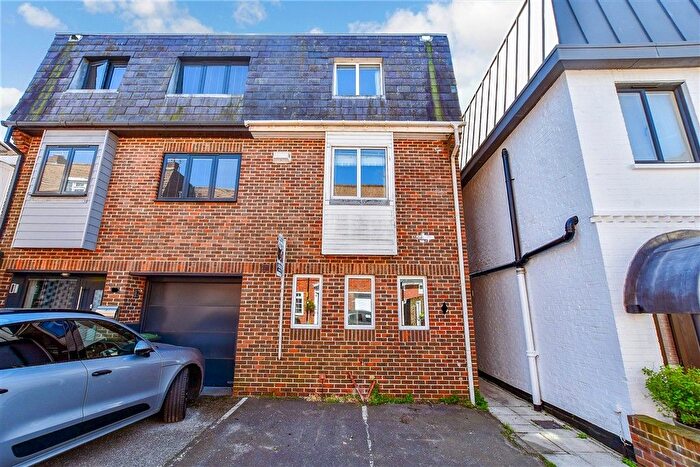 3 Bedroom Town House For Sale In Nile Street, Emsworth, Hampshire, PO10