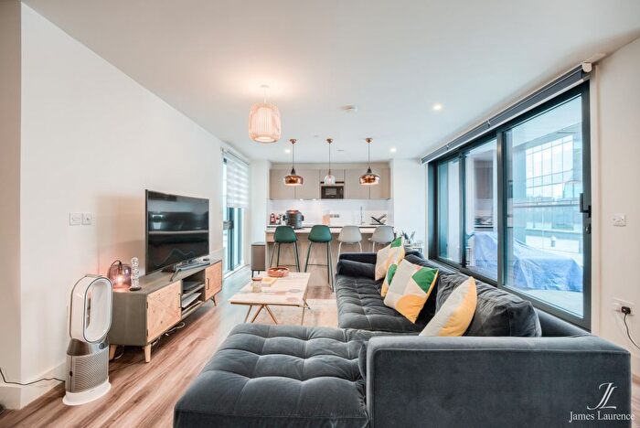 2 Bedroom Flat To Rent In The Lightwell, Cornwall Street, Birmingham City Centre, B3