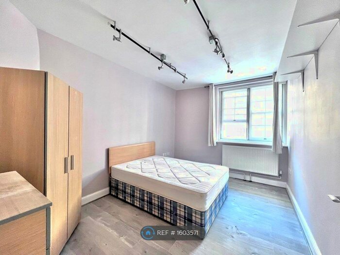 2 Bedroom Flat To Rent In Queen Alexandra Mansions, London, WC1H