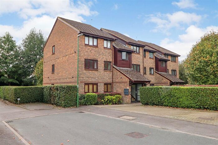 2 Bedroom Flat For Sale In Newbridge Close, Broadbridge Heath, Horsham, RH12