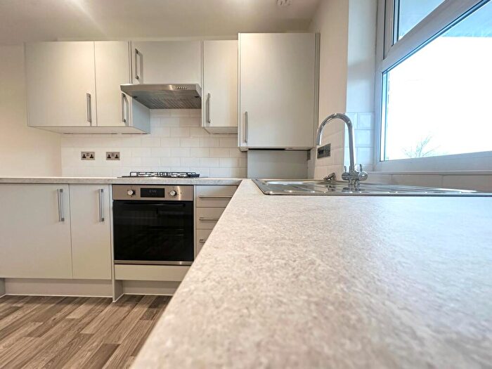 1 Bedroom Flat To Rent In Old Church Road (), Chingford Mount., E4