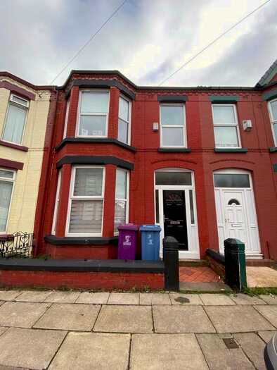 3 Bedroom Terraced House To Rent In Bed Student Property, Brookdale Road, L15