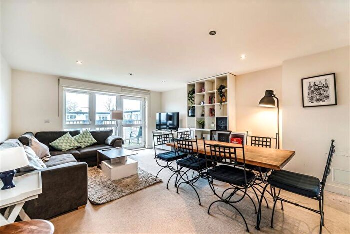 3 Bedroom Flat For Sale In Limerick Close, Balham, SW12